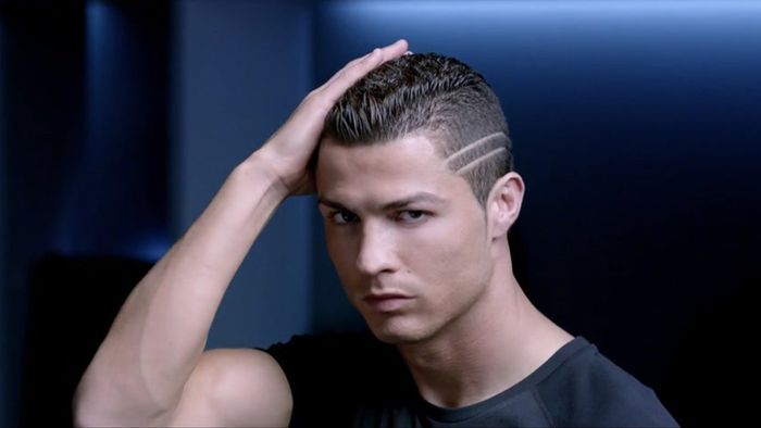 Cách tạo kiểu tóc giống Ronaldo